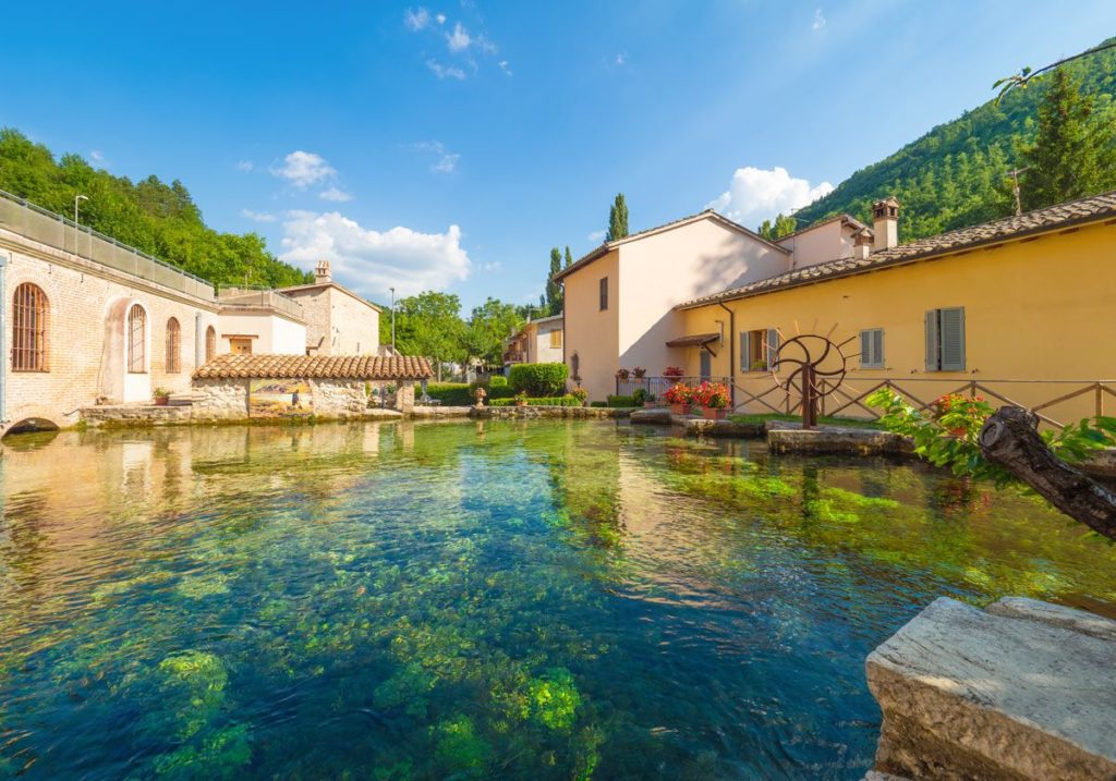 Rasiglia  borgo medievale , la piccola Venezia dell'UMBRIA , il borgo dei ruscelli